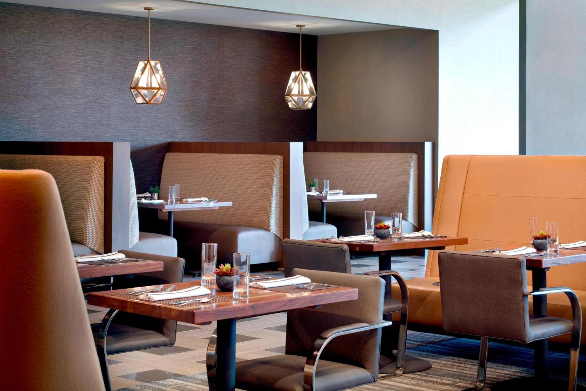 Отель Marriott Columbus Osu Экстерьер фото