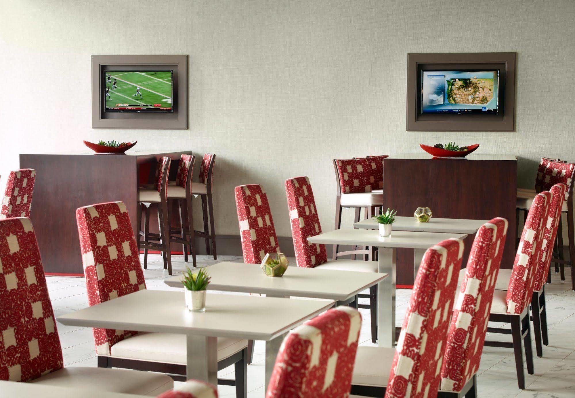 Отель Marriott Columbus Osu Экстерьер фото