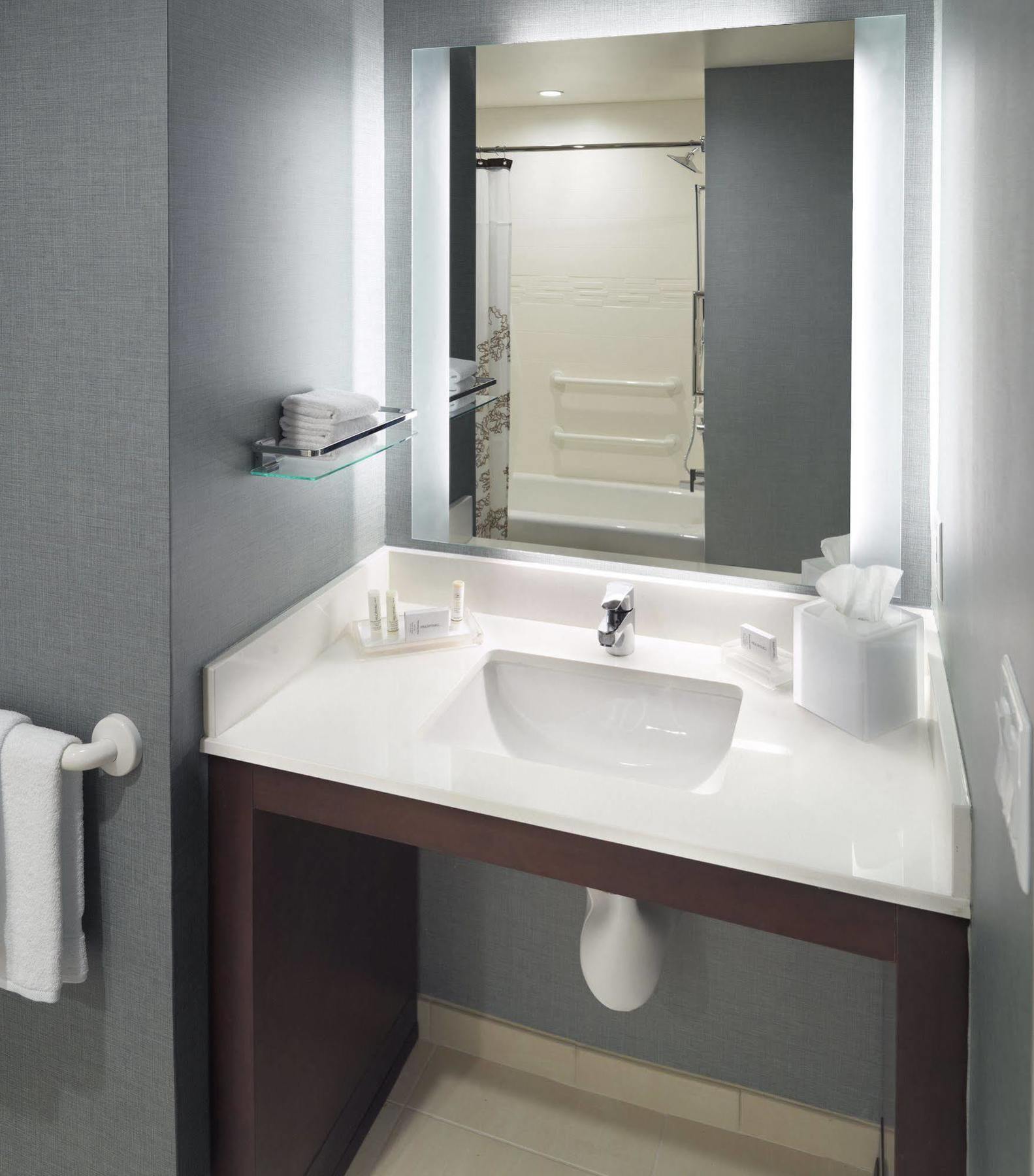 Отель Marriott Columbus Osu Экстерьер фото